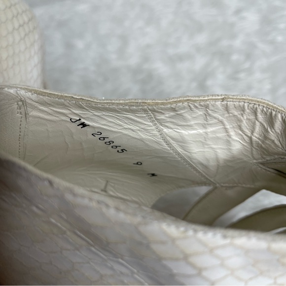 NWOB Stuart Weitzman snake heels In ivory size 9 - Picture 12 of 15
